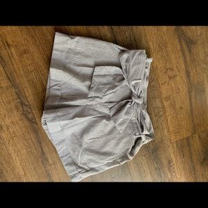 Lauren James Bow short. Gray. Small